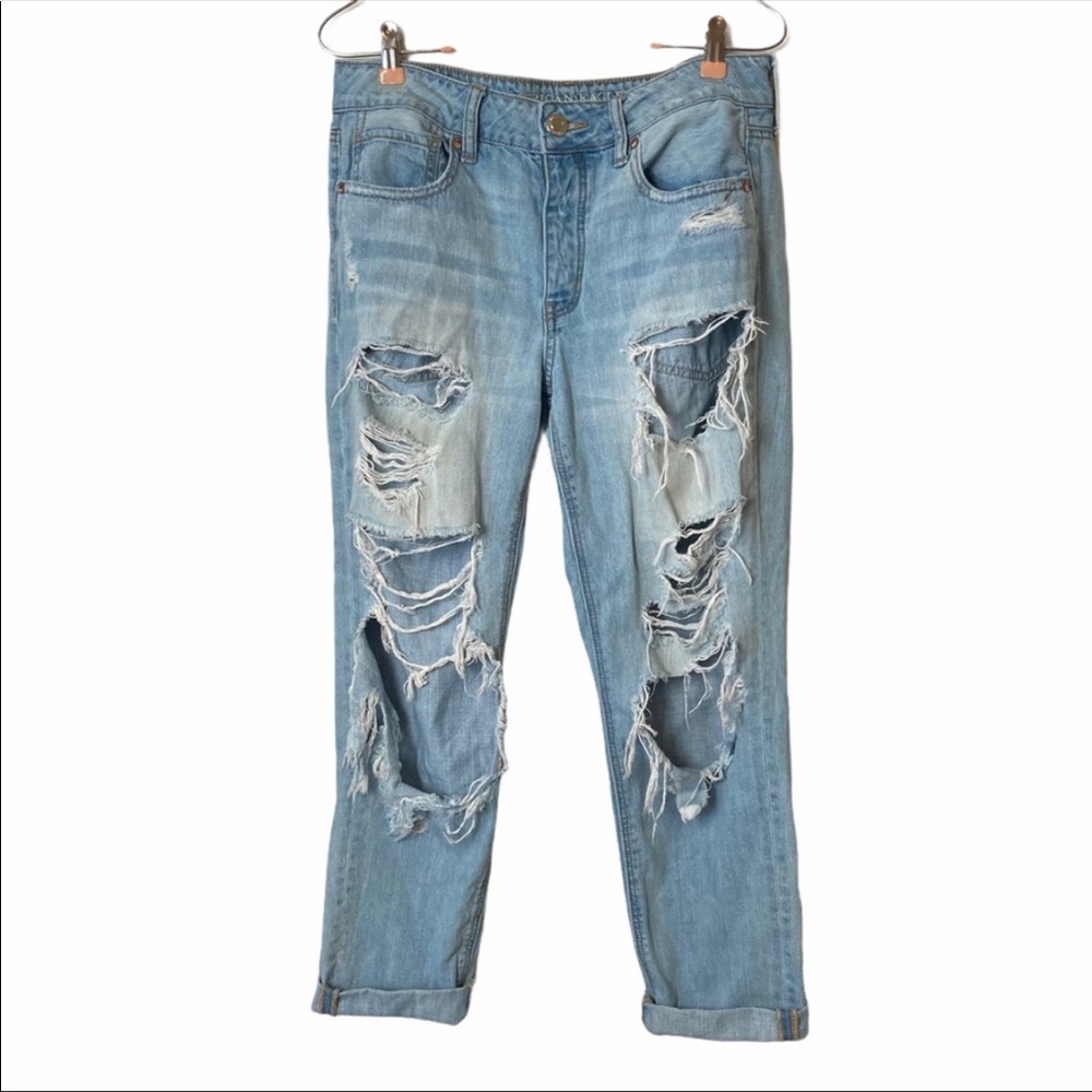 American Eagle Tomgirl Distressed Denim Jeans 6